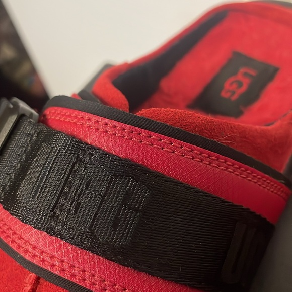 New red UGG slippers. Perfect for gift or to wear at the holidays. Comfy. Warm - Picture 9 of 10